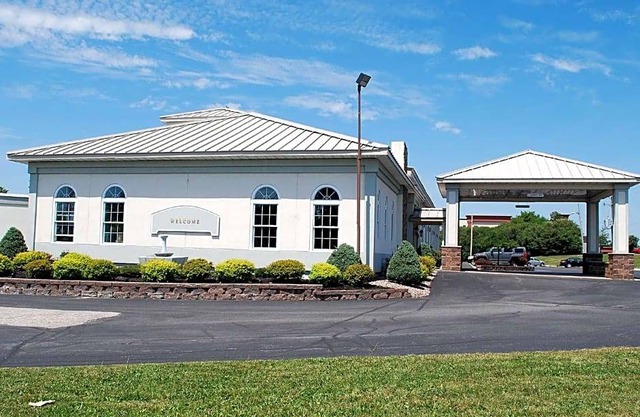2-Star Hotel ∙ Travelodge by Wyndham Watertown