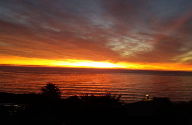 2-story duplex with 2 bathrooms and 2 terraces overlooking the sea from Horcon to Zapallar
