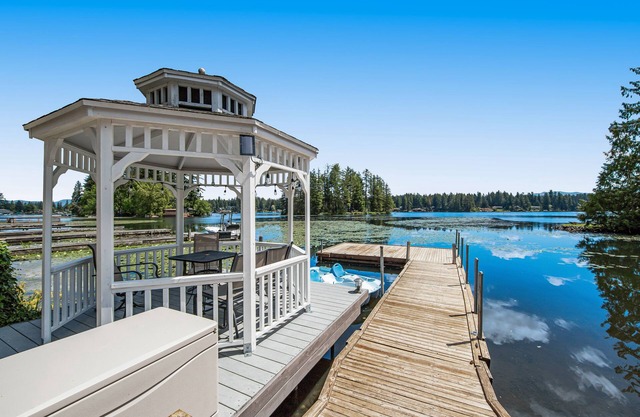 2-Story Lakefront Home w/Furnished Deck, Beach Access, Free WiFi, Foosball Table