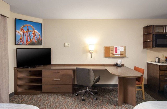 2 Studio Suites with Full Kitchens! Adjacent to Disneyland Resort! Shuttle, Pool