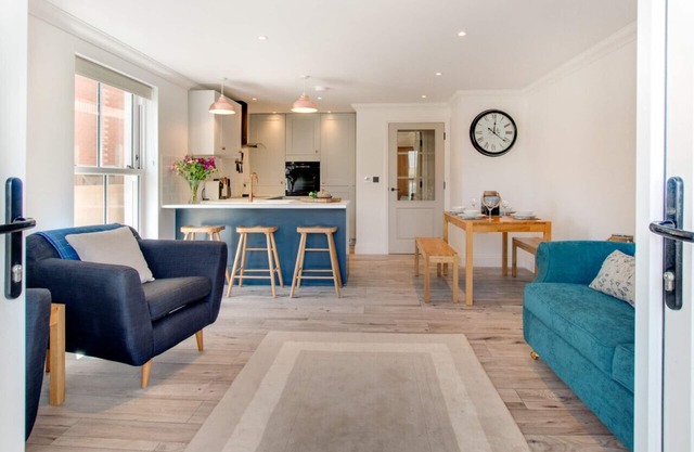 2 The Lookout - Two Bedroom Apartment, Sleeps 4