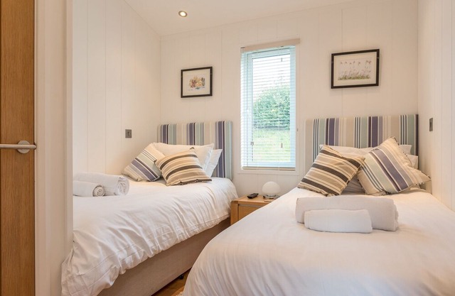 2 Tree Tops, LANREATH