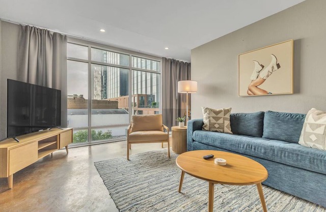 2 Units | Littlefield Loft Austin | Spacious Balcony, Fast Wi-Fi & Full Kitchen