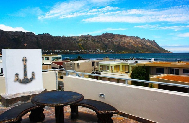 20 Cayman Beach, Gordon's Bay