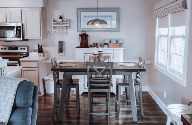 2026 Calendar now open/First floor/End unit/Very quiet/inquire for discount