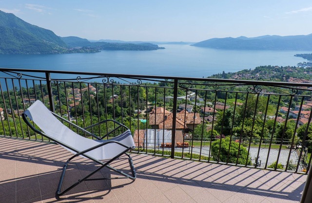 2½-zimmer-wohnung mit Großem Balkon mit Seesicht und Parkplatz