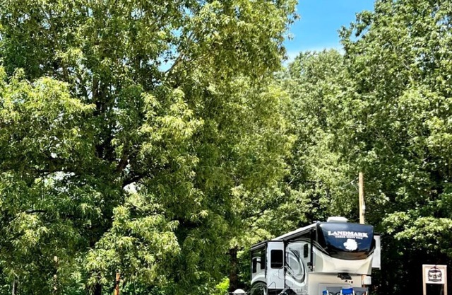 214B LIGHTENING BUG LODGE SITE 14