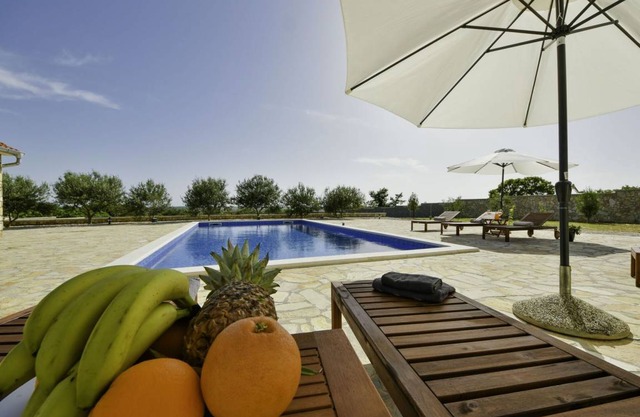 222 m² Accommodation ∙ 6 bedrooms ∙ 12 guests