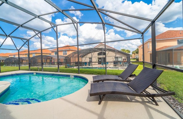 222SARA -Neverland Villa @ Solana Resort (S)