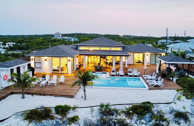 23Exuma * LUXURY, TOP BEACH* Calm Waters* 5 Bedrooms, Each w/Private Bath* Pool*