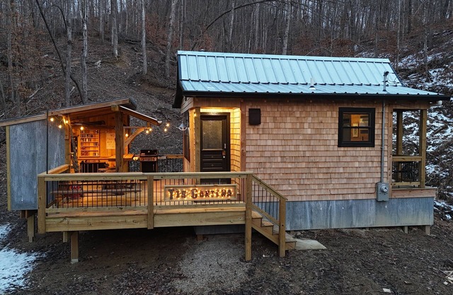 240 Sq Ft Tiny Home w/WIFI in Irvine