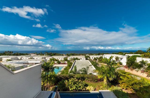 25 Pineapple Drive.