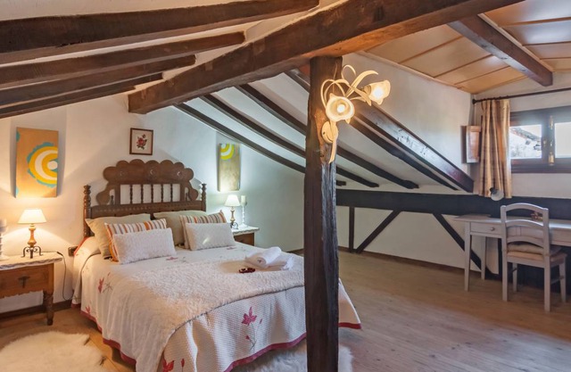 250 m² Apartment ∙ 3 bedrooms ∙ 6 guests