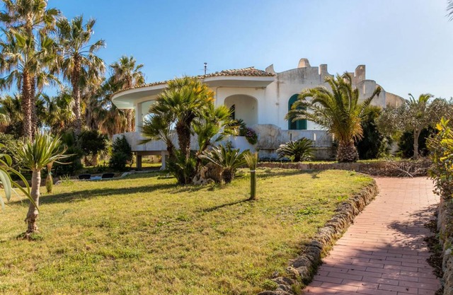 250 m² Villa ∙ 2 bedrooms ∙ 4 guests