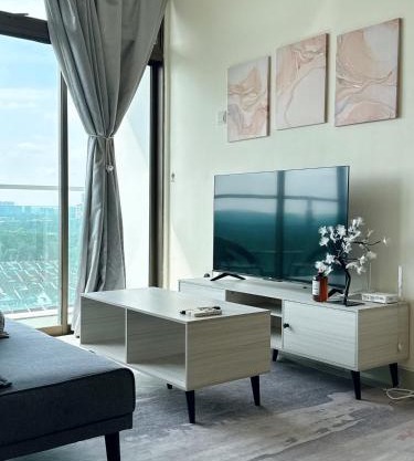 26 - The Nordic Grey Suites at Mount Austin, JB