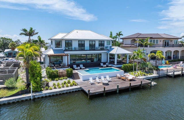 28-Night Min Luxury Canal Home with Pool & Deck
