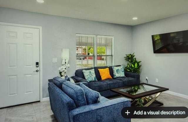 2B/1B Cozy apartment in peaceful Brownsville with AC