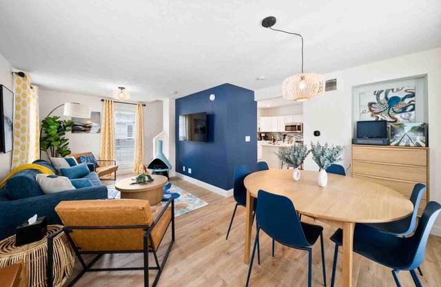 2BD Home | Close to Downtown Elkhart | 30m to ND