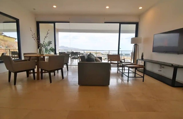 2BD Luxury Condo Heart of Cabo (Montemar 601)