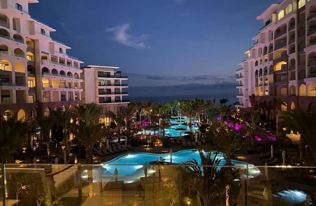 2BD Villa La Valencia: Ocean Views & Resort