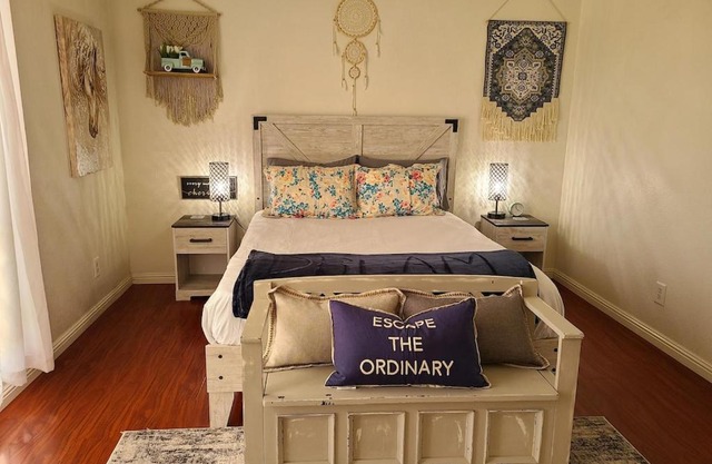 2bed 1 bath condo near Nellis afb & the strip