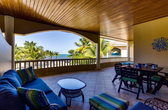 2BR Beachfront Villa w/Pool, Perfect for Relaxing