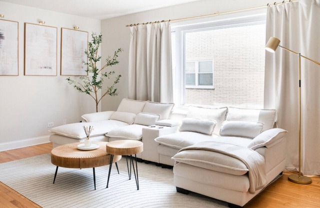 2BR Newly Furnished Modern Apt Near O`Hare