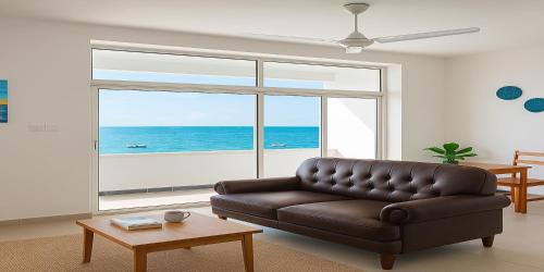 2BR Seaview Apartment with Balcony & Free WiFi, Uroa Zanzibar