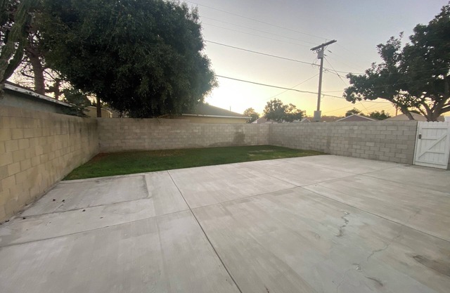 3/2 house in quiet neighborhood close to beach cities, SoFi and Intuit Dome