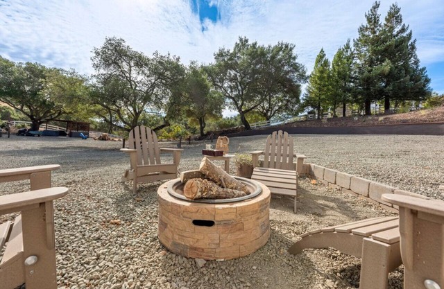 3 acre Napa valley Getaway -Ground Floor