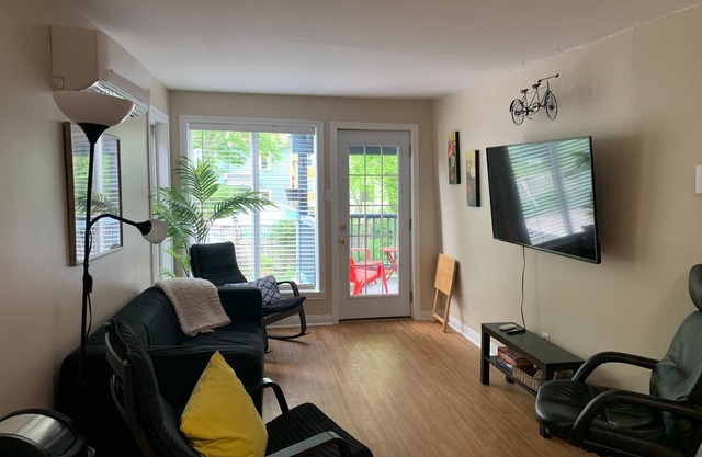 3 Bdrm Flat in Heritage Bldg nxt to Citadel Hill