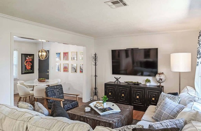 3 Bed 2 Bath with Hot Tub