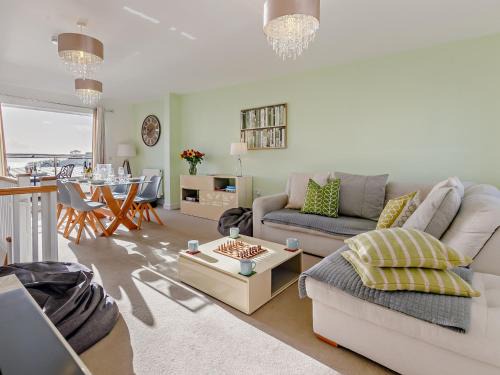 3 Bed in Charlestown 65572