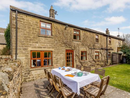 3 Bed in Nidderdale HH016