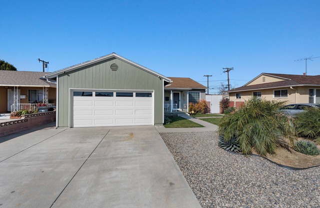 3 Bedroom 1 Bath Mural Oasis in El Camino Village- Lawndale CA