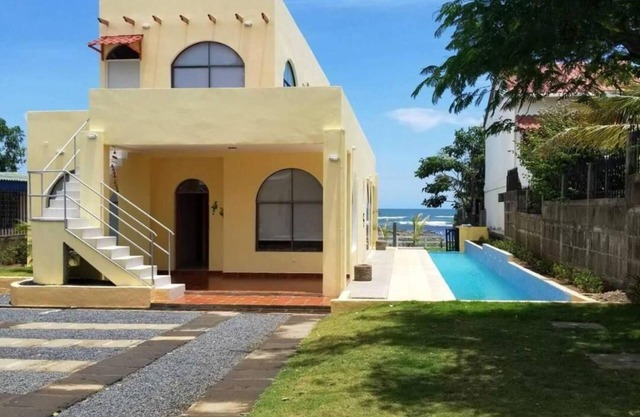 3 bedroom 3 bath Oceanfront beach house with 20 meter lap pool - Nicaragua