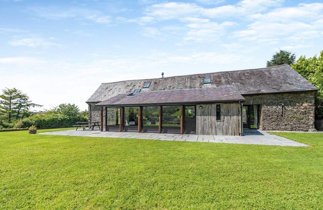 3 bedroom accommodation in Trapp, near Llandeilo