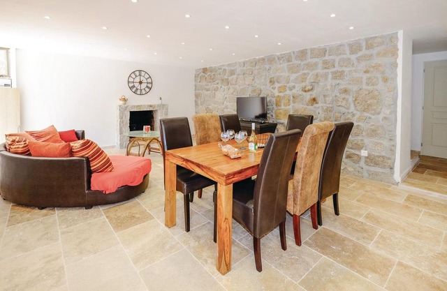 3 bedroom accommodation in Casalabriva