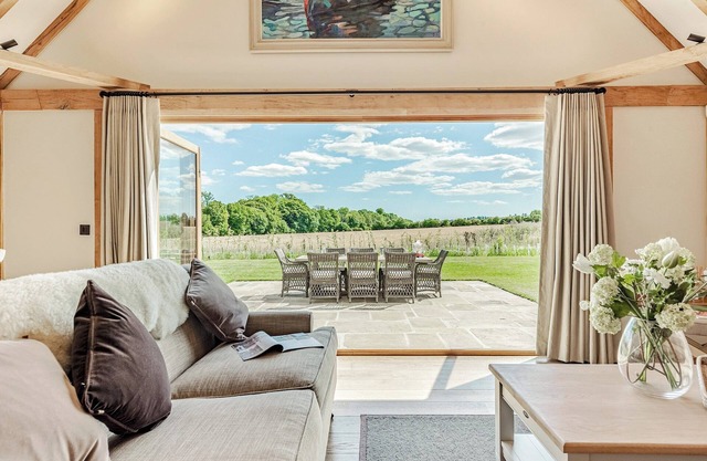 3 bedroom accommodation in Alresford