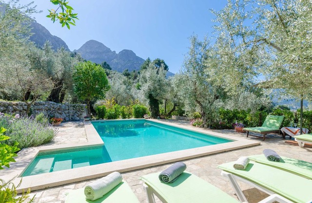 3 bedroom accommodation in Fornalutx