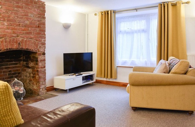 3 bedroom accommodation in Wyke Regis, near Weymouth