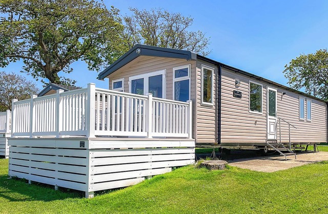 3 bedroom accommodation in Newbridge, Nr Yarmouth