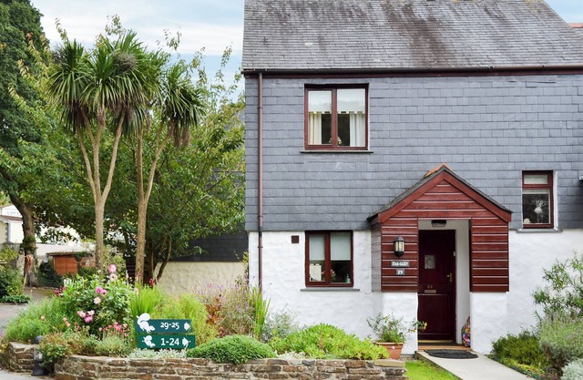 3 bedroom accommodation in Pendra Loweth, Falmouth