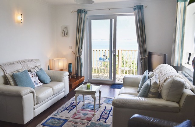 3 bedroom accommodation in Newlyn