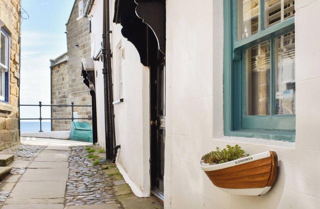 3 bedroom accommodation in Robin Hoods Bay, near Whitby