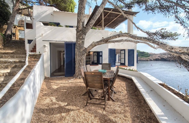 3 bedroom apartment in first sea line in Sa Tuna, Begur (H02)