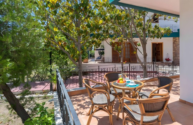 3-Bedroom Apartment without Pool with Sea View, Wi-Fi and Air Conditioning