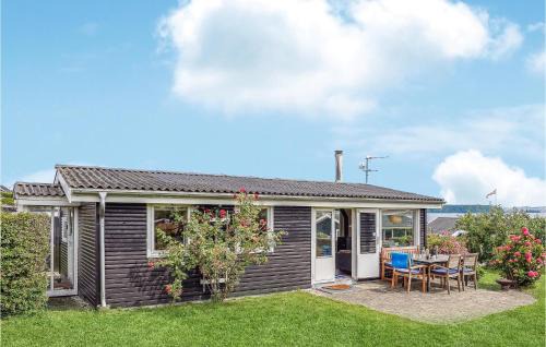 3 Bedroom Beautiful Home In Rønde