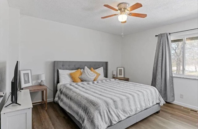 3-bedroom building in serene Saint Ann with WiFi, AC