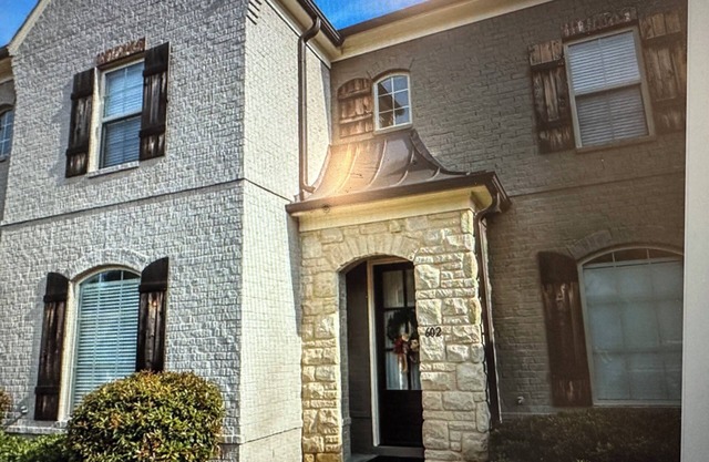 3-bedroom condo in charming Oxford with AC